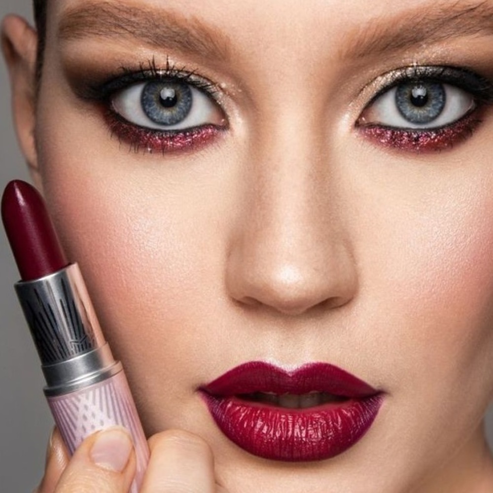 Mac Cosmetics Frosted Firework Lipstick in Out With a Bang BNIB